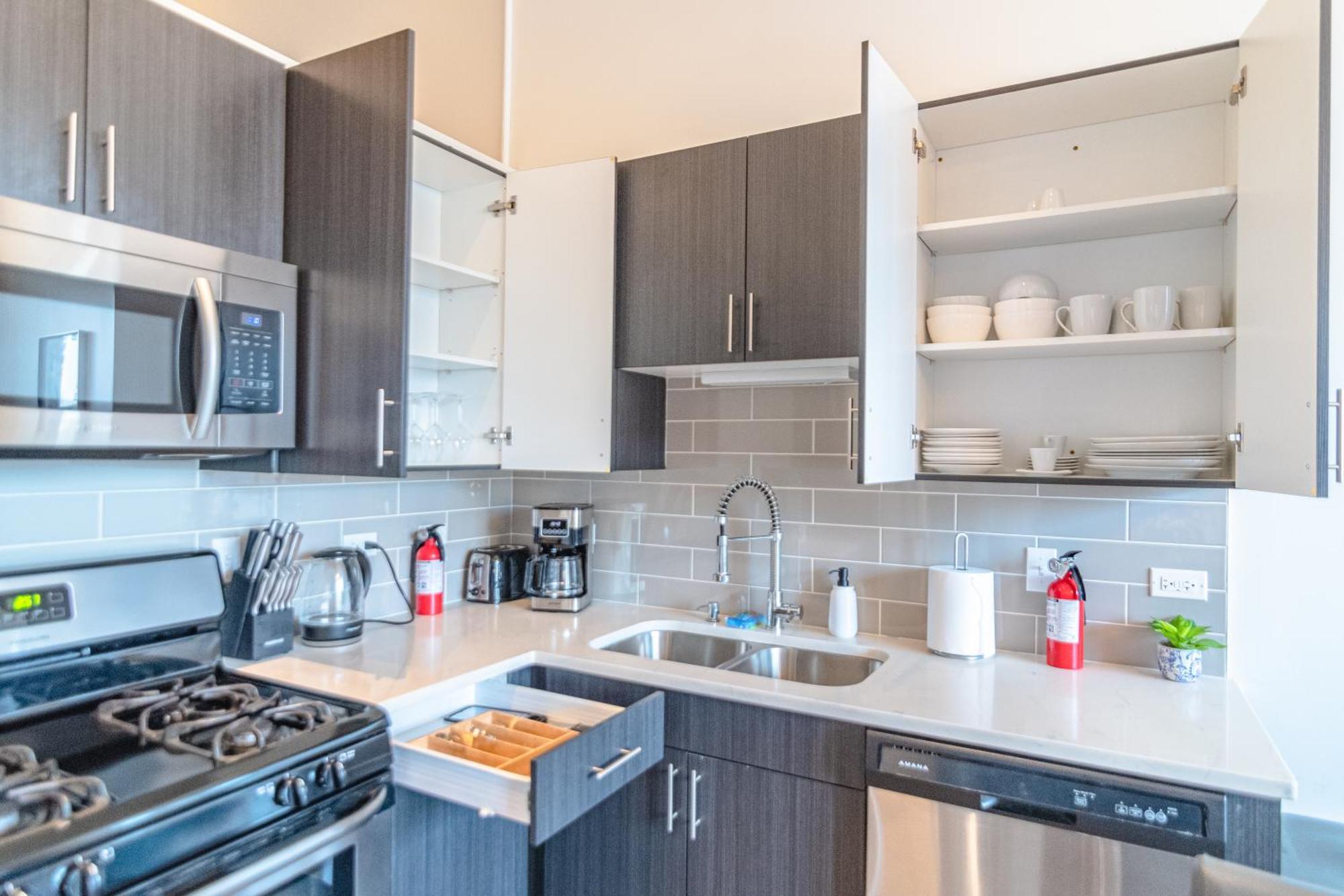 Modern 2Br Loft With Amazing City Skyline View And Optional Parking For 8 Guests Near Mccormick Place And Soldier Field Чикаго Экстерьер фото