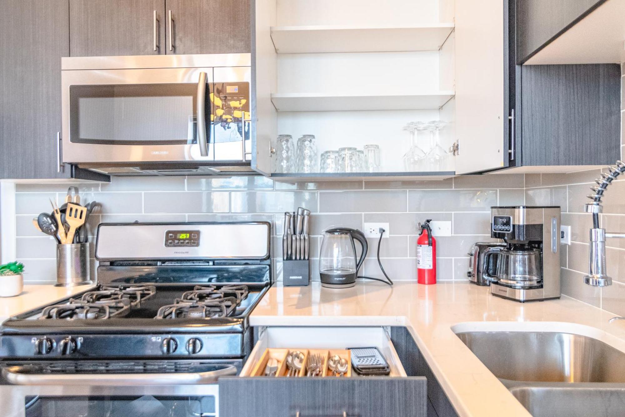 Modern 2Br Loft With Amazing City Skyline View And Optional Parking For 8 Guests Near Mccormick Place And Soldier Field Чикаго Экстерьер фото
