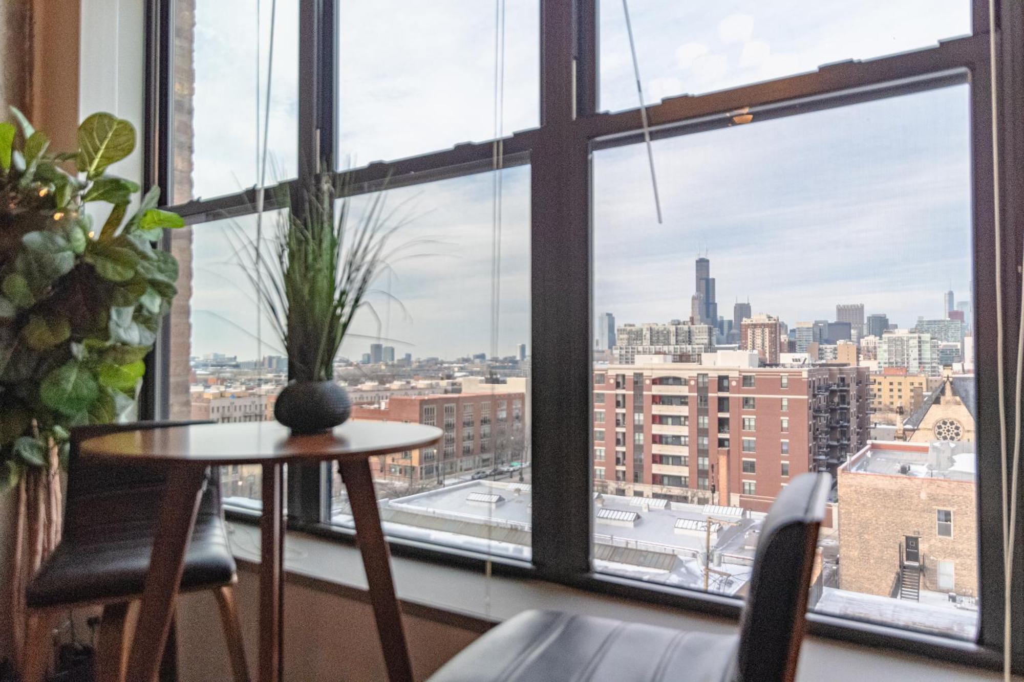 Modern 2Br Loft With Amazing City Skyline View And Optional Parking For 8 Guests Near Mccormick Place And Soldier Field Чикаго Экстерьер фото